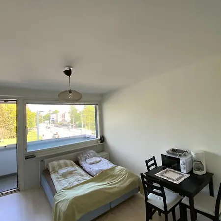 Apartament A Bright Near Metro With A Balcony